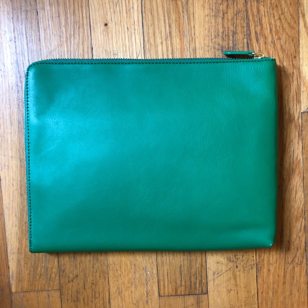 Mark & Graham commute clutch, never used